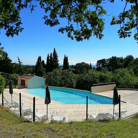 Les 3 Hirondelles Apartment
